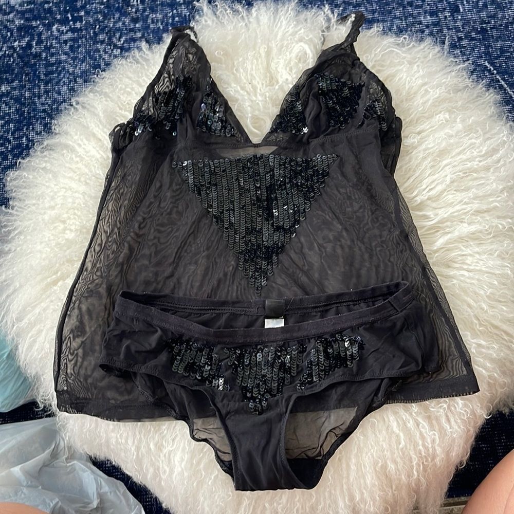 Very sexy tank and panties with sequins